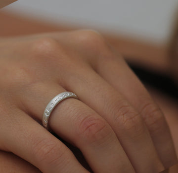 Narrow 'sweet is the rose that grows’ Silver Etched Ring