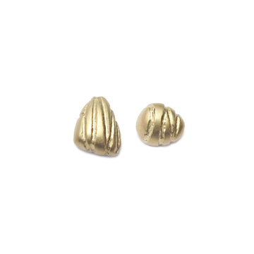 Diana Porter etched and on yellow gold studs