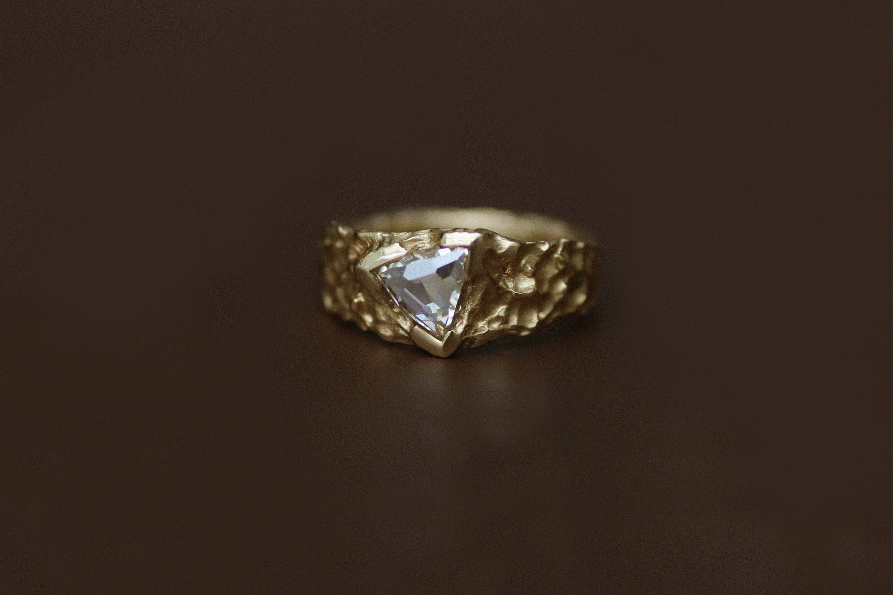 A contemporary gold engagement ring with white diamond by Diana Porter | Diana Porter Jewellery