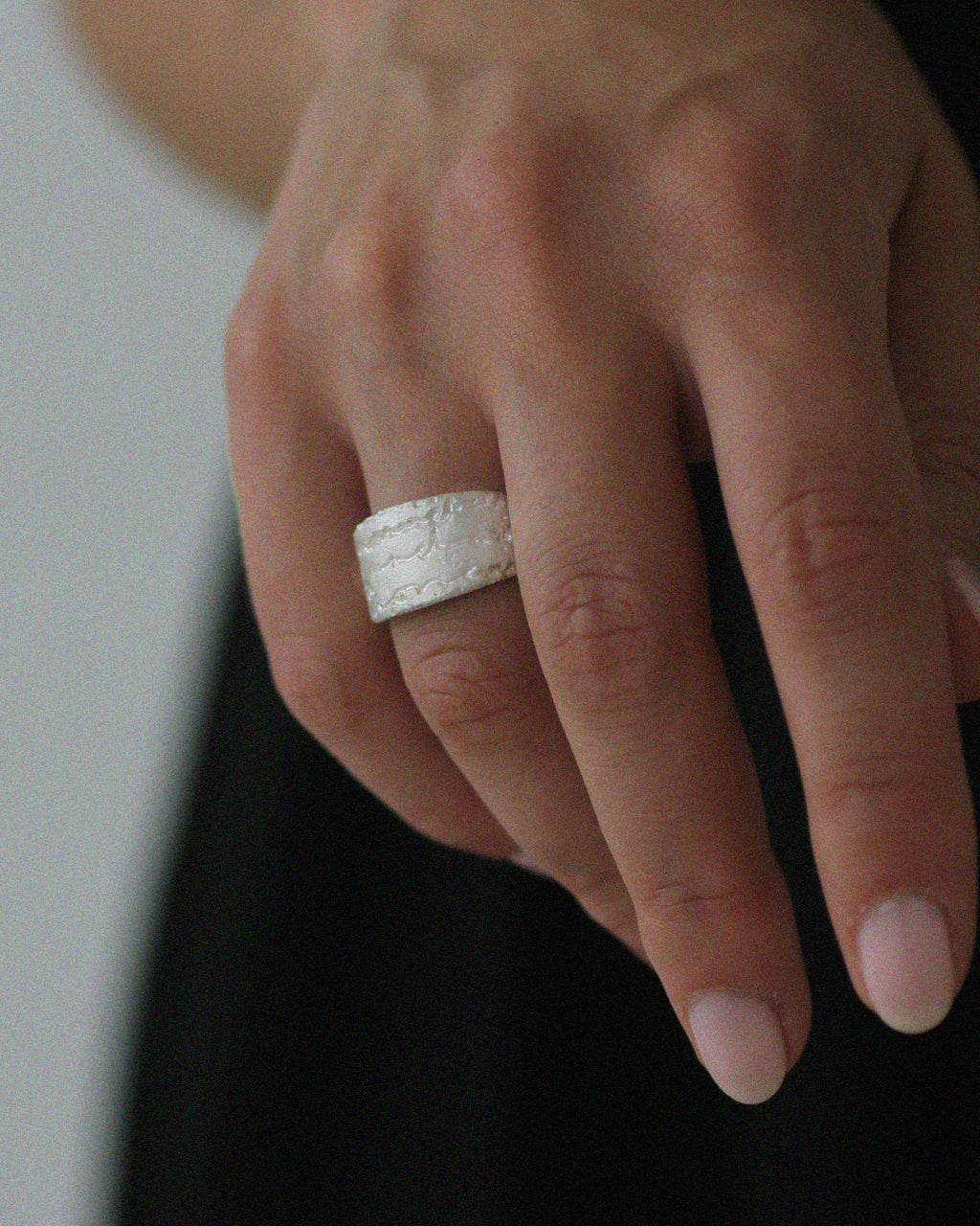 Silver Etched Lacy Tapered Ring