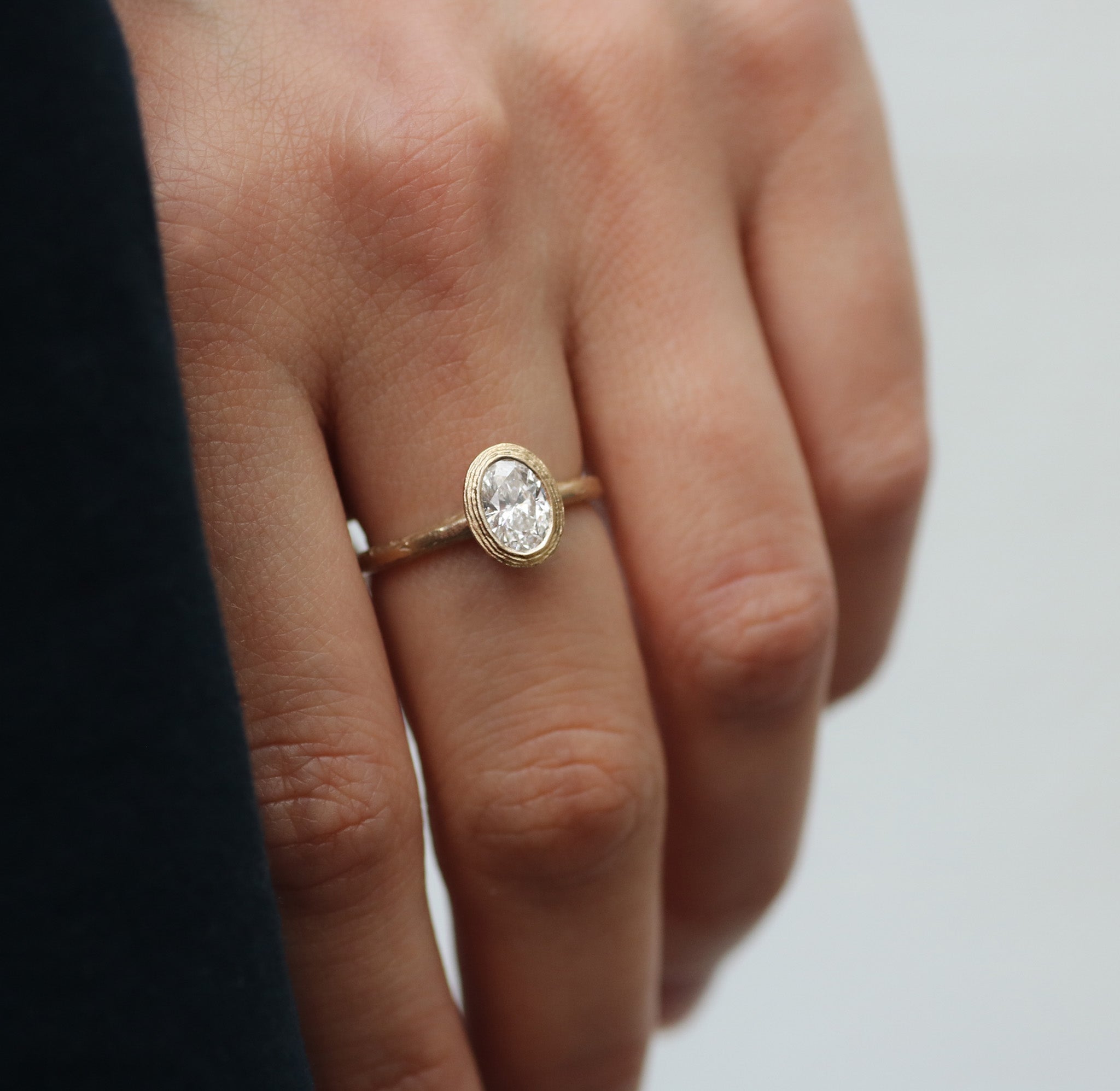 Yellow Gold Engagement Ring with Oval Cut Lab Grown Diamond