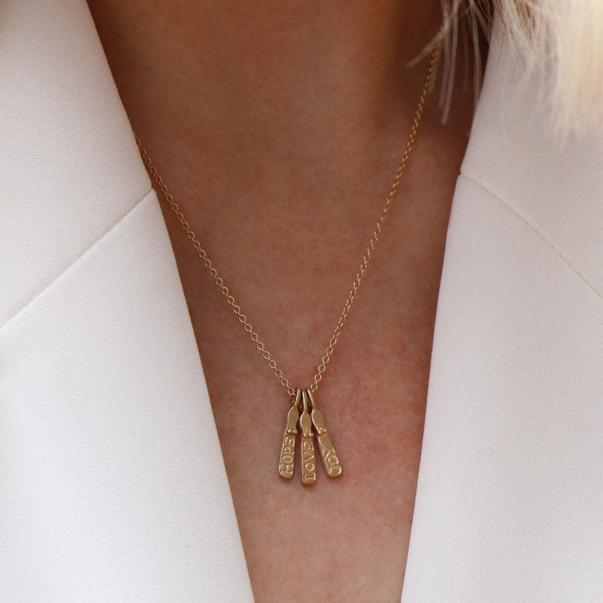 9ct Fairtrade Gold Three Etched Mini Sibyl Necklace