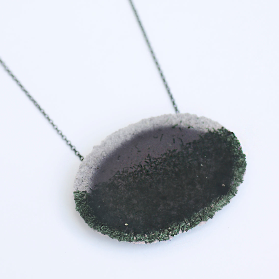 Outlet - Sarah Lindsay Oval Dust Pendant