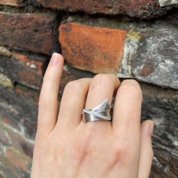Bola Lyon Platinum Stretch Ring
