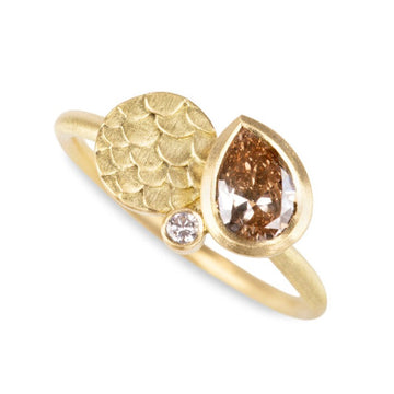 Alison Macleod Fairtrade 18ct Yellow Gold Pear Cut Diamond Curiosity Ring