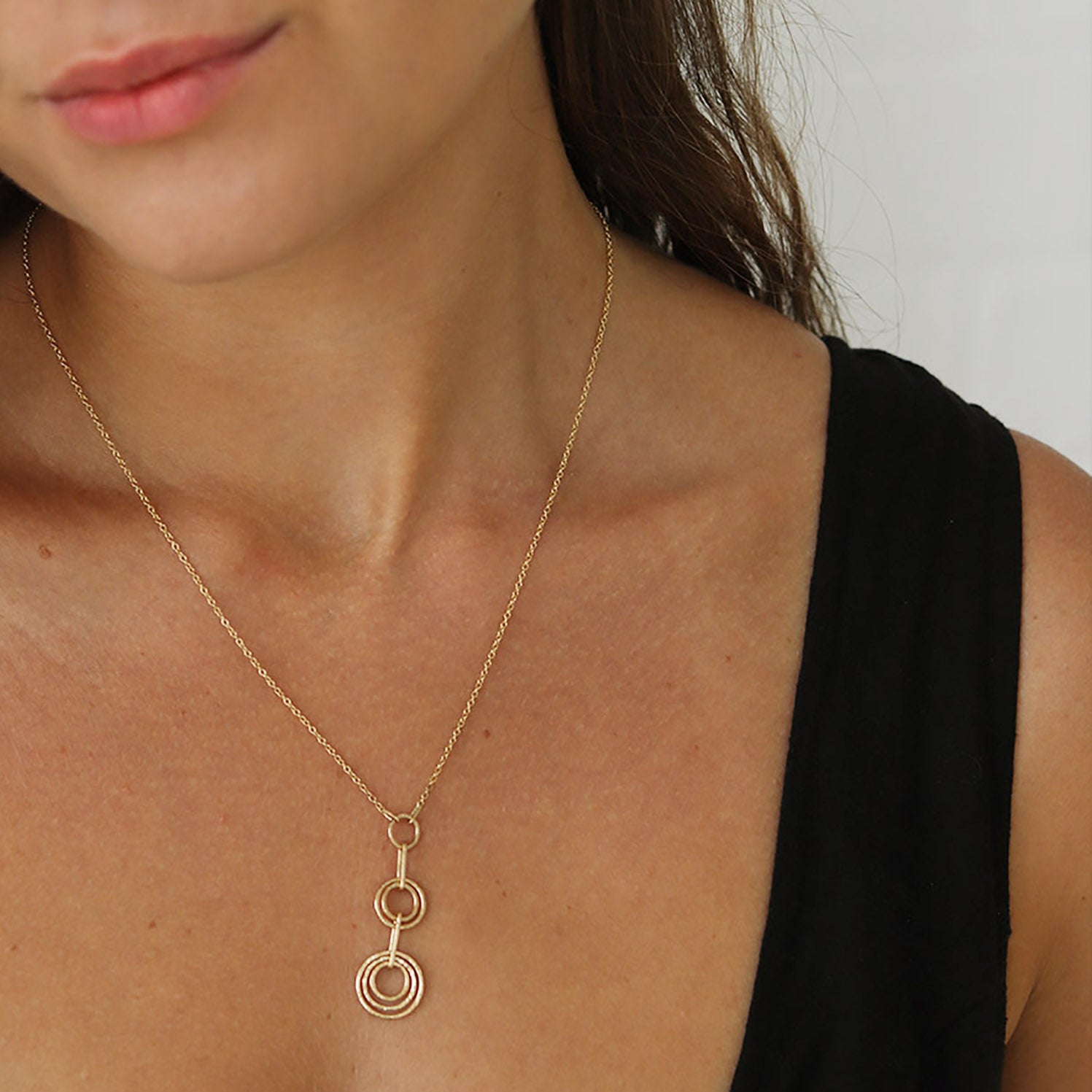 Hannah Felicity Dunne Hammer Hoop Necklace 9ct Yellow Gold