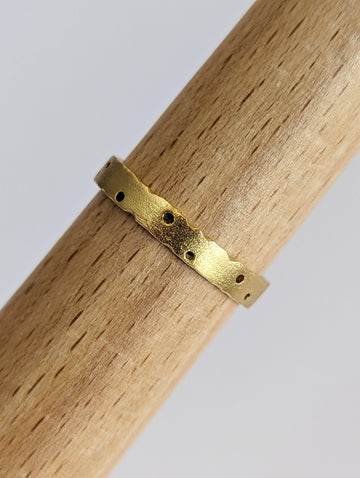 Outlet Kate Smith 18ct Yellow Gold Nibbled Edge Hole Pattern Ring
