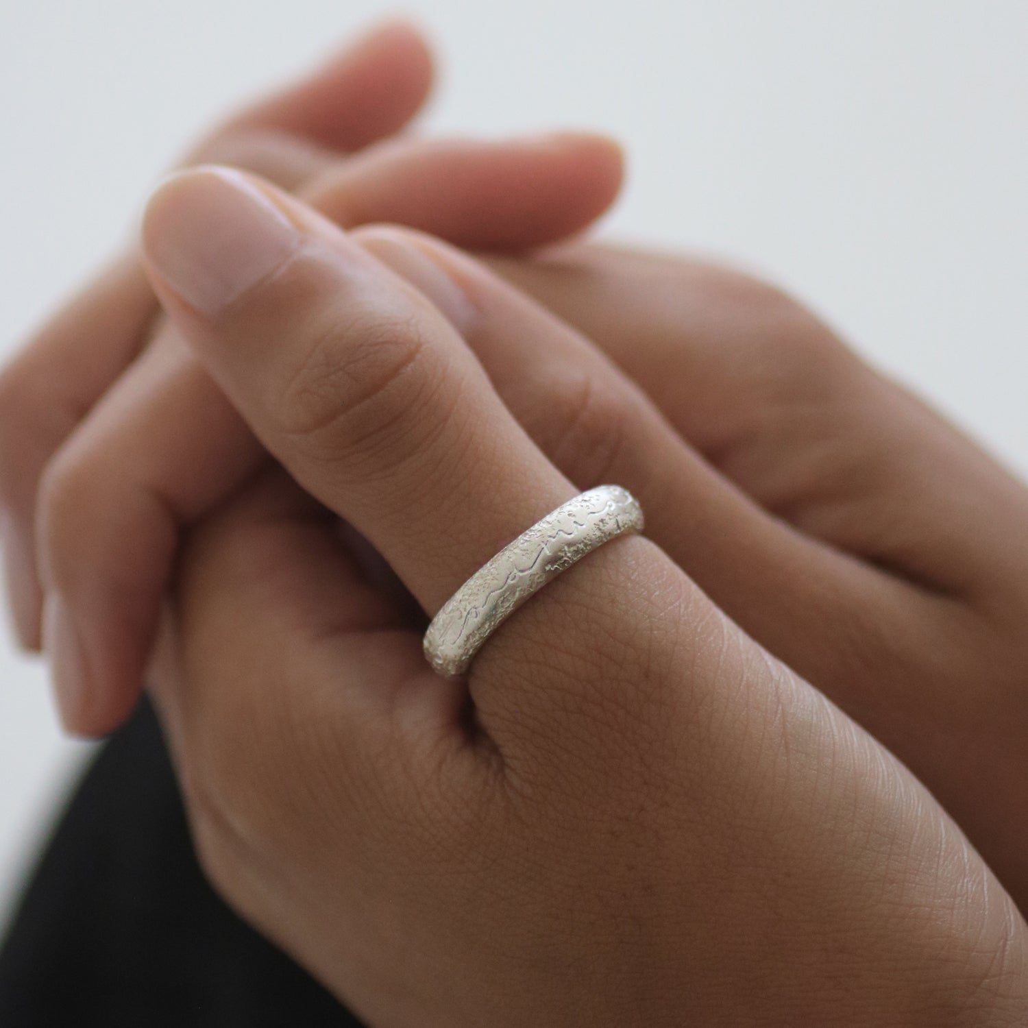 Reflect Medium Chunky Etched Ring