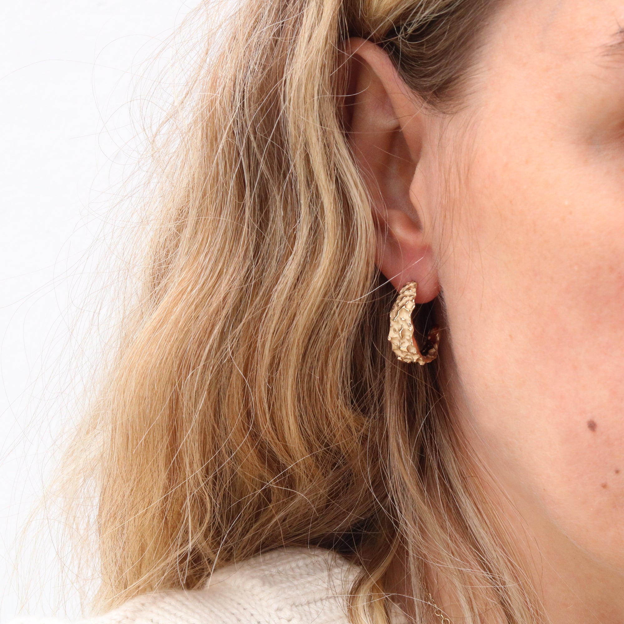 Outlet Molten Hoops in 9ct Yellow Gold