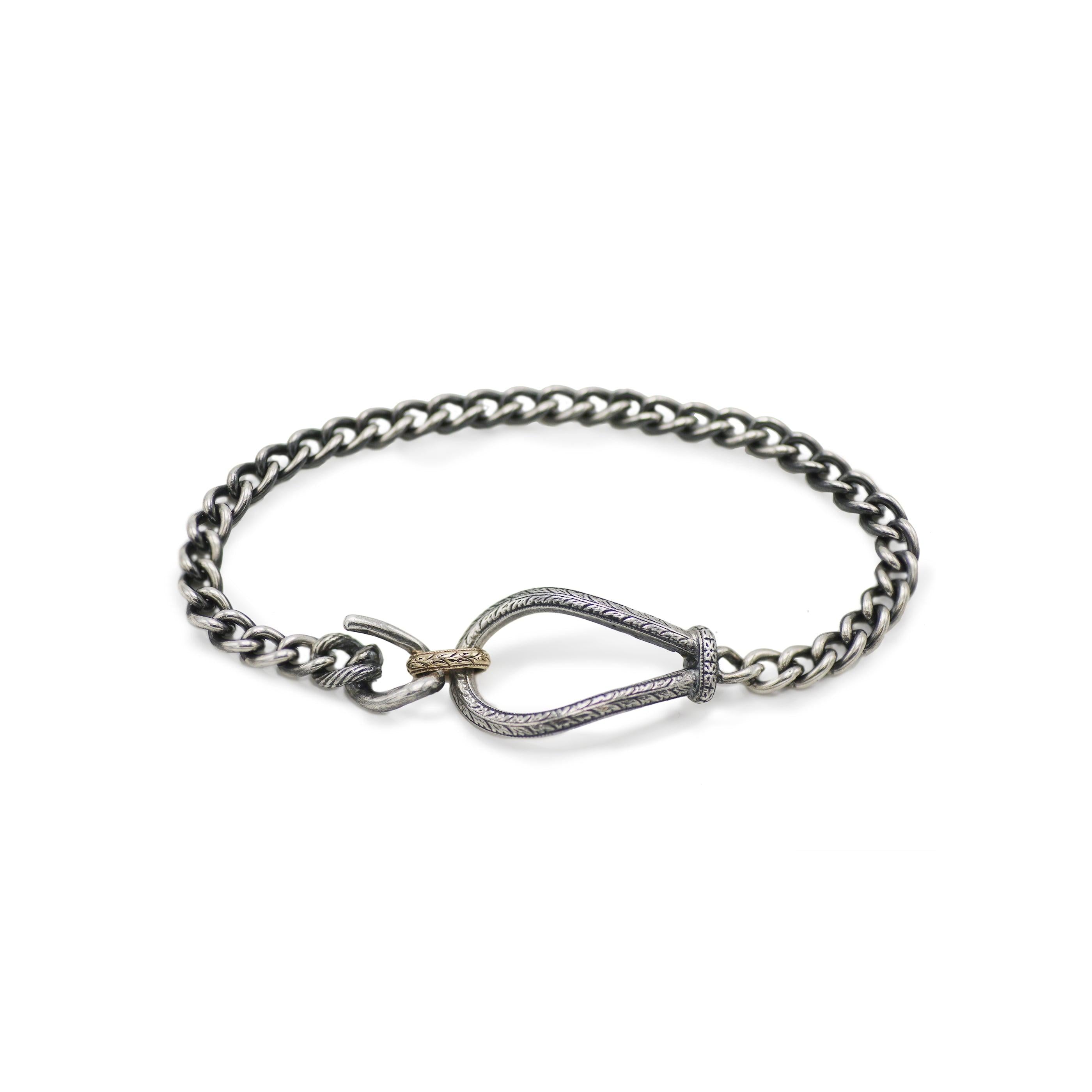 Rusty Thought Floral Pattern Clasp Bracelet with Gold