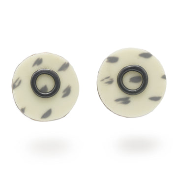 Chie Mannami Cream Circle Ear Studs