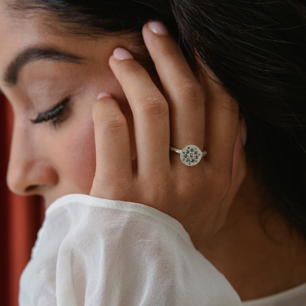 White Gold Patterned Ring set with Salt and Pepper Diamonds