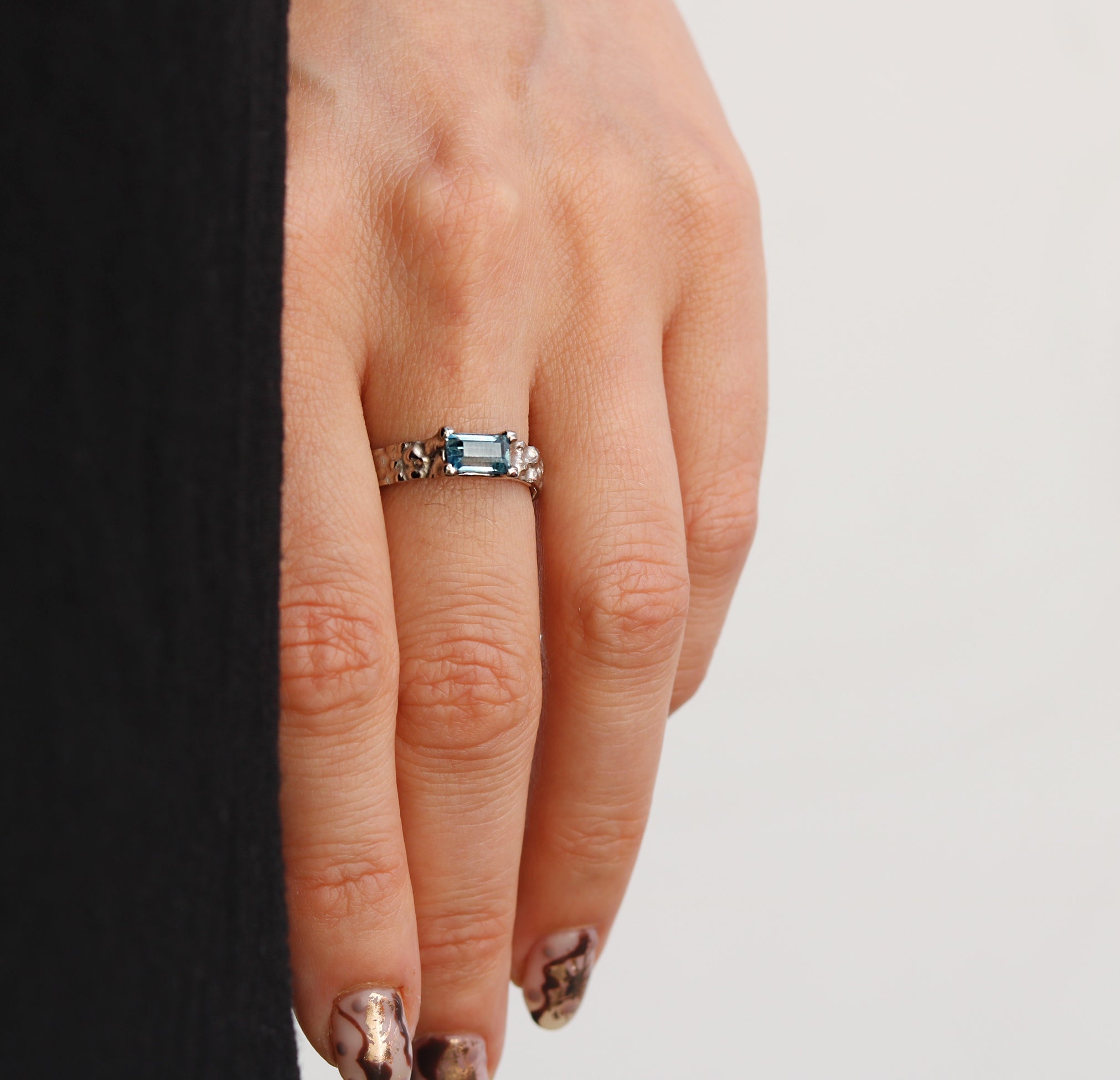 White Gold Molten Ring with Blue Sapphire