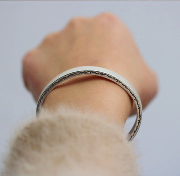 Silver 'on and on' Cuff Bangle
