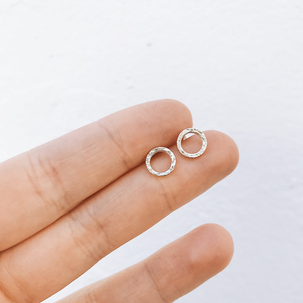 Hannah Felicity Dunne silver circle studs