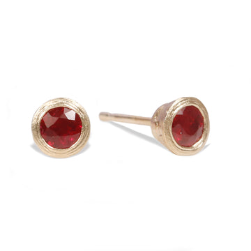 9ct Fairtrade Yellow Gold Textured Ear Studs with Rubies