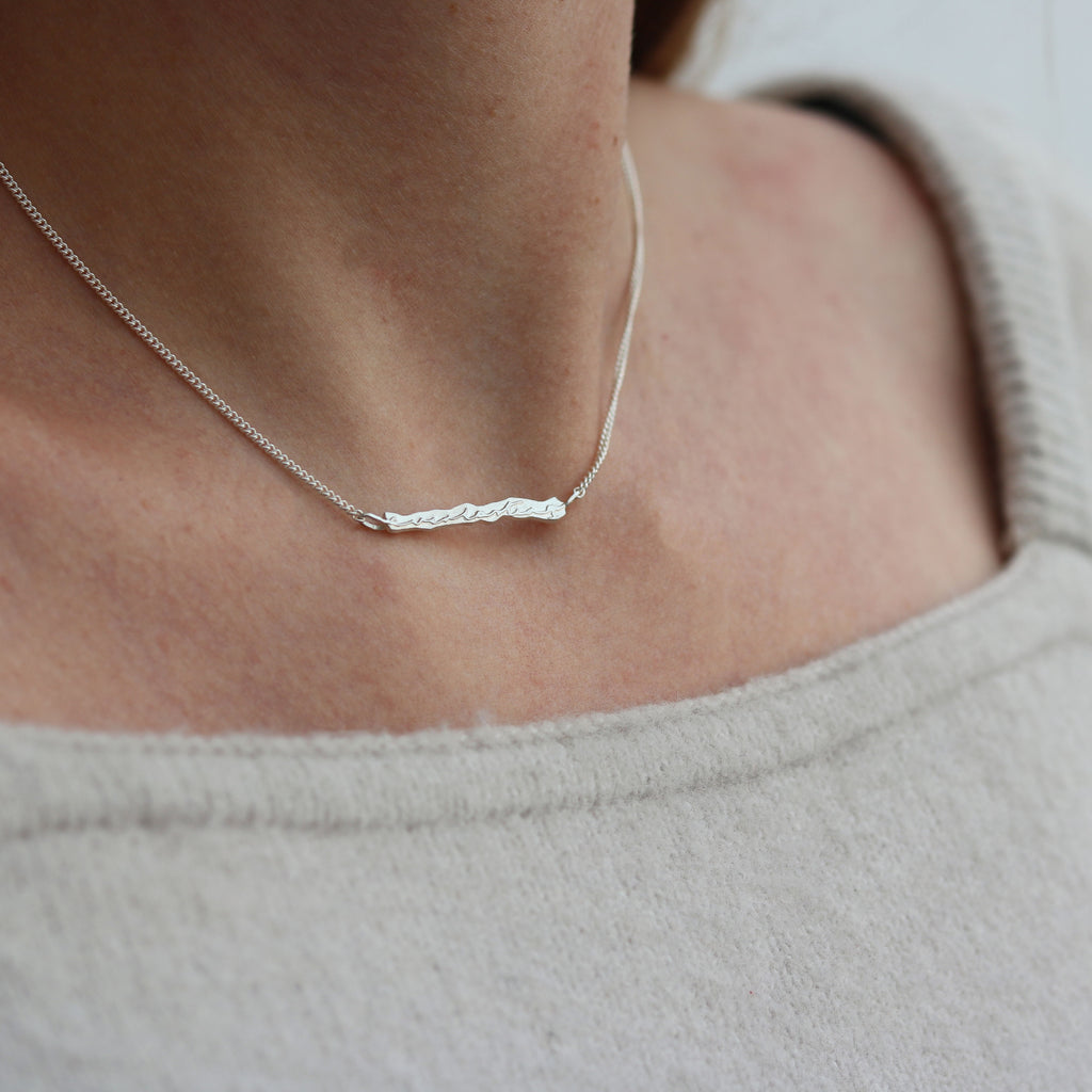 Silver 'Everlasting' Necklace